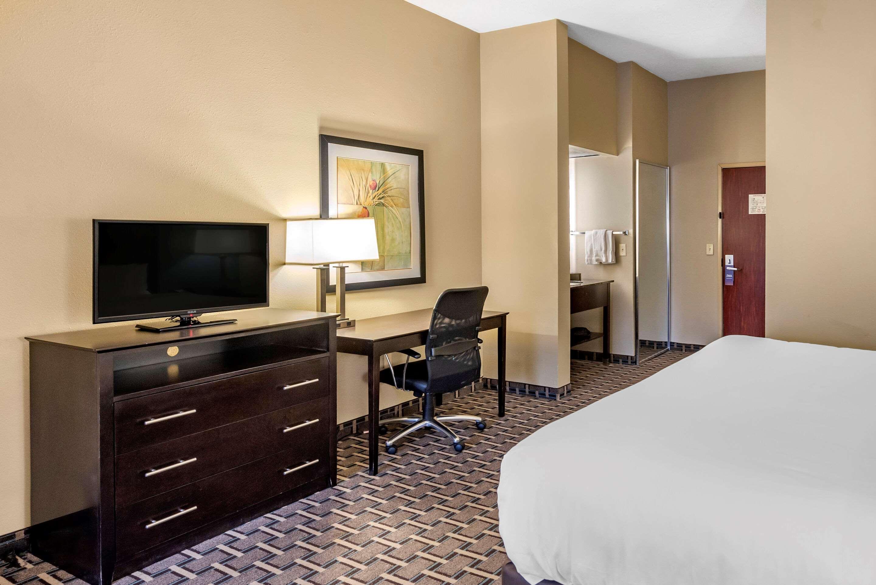Comfort Suites Кловис Екстериор снимка