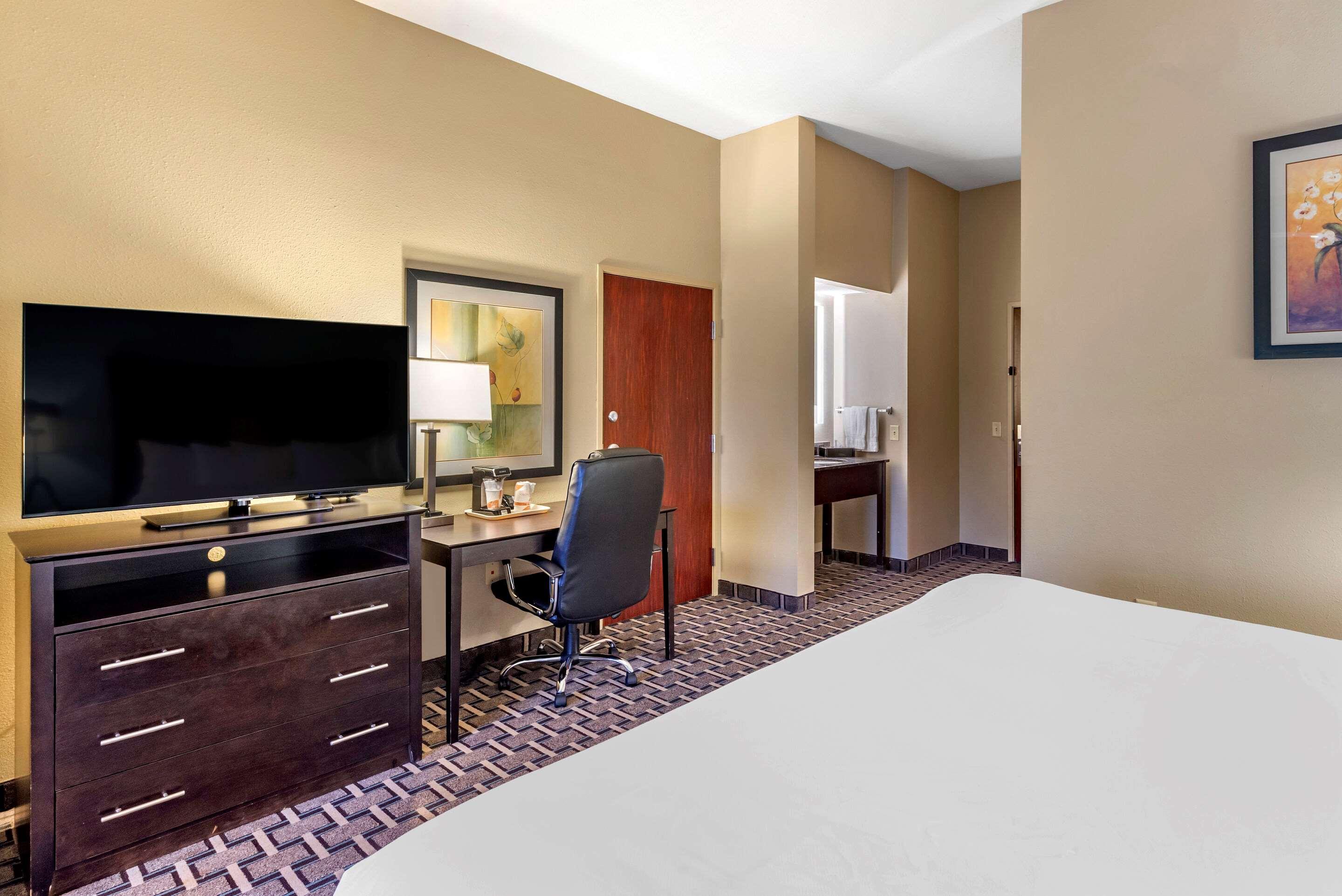 Comfort Suites Кловис Екстериор снимка