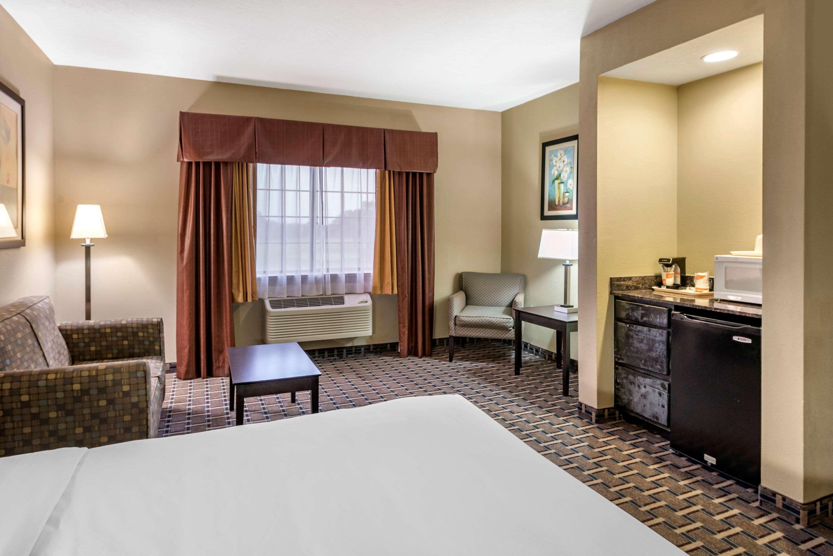 Comfort Suites Кловис Екстериор снимка
