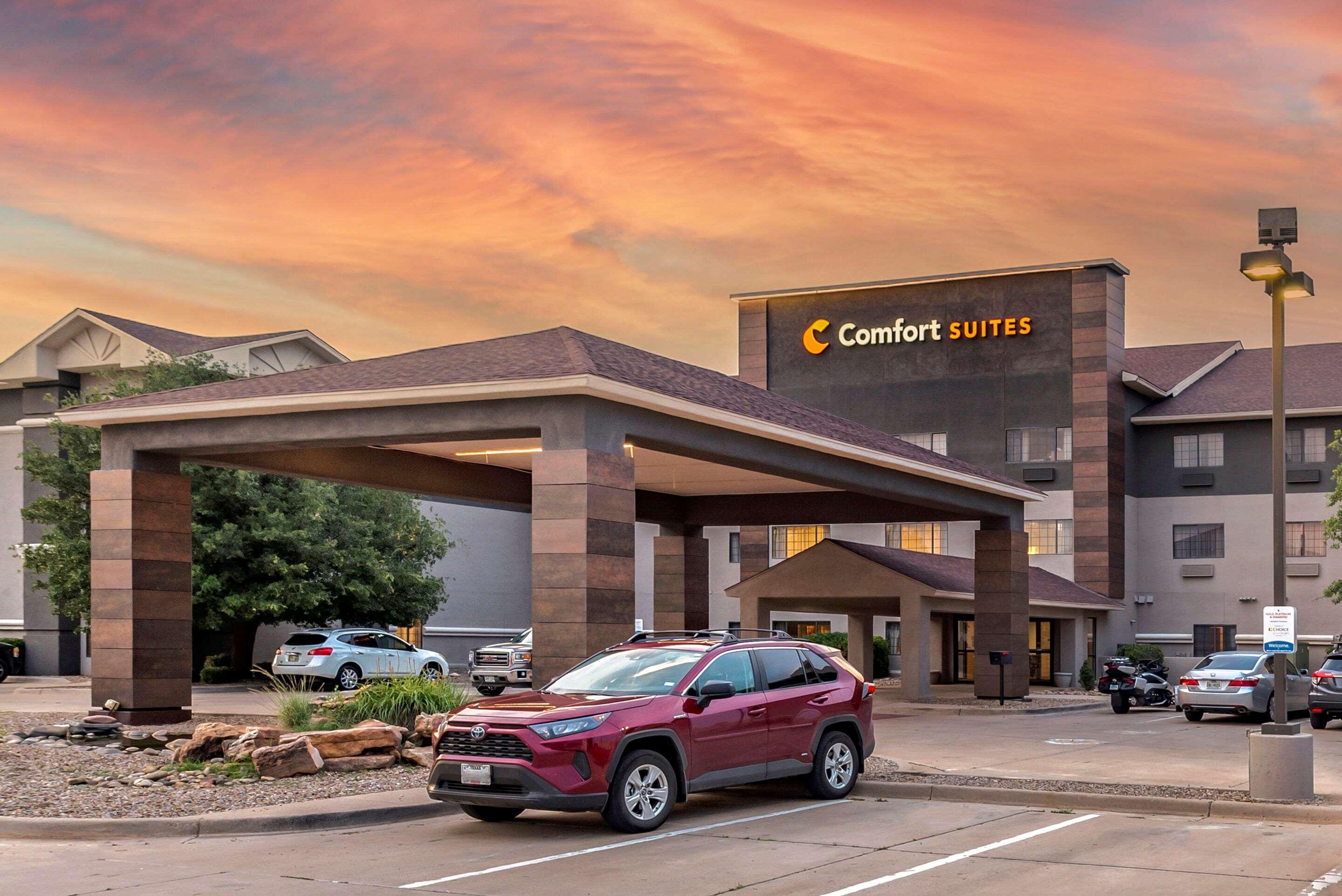 Comfort Suites Кловис Екстериор снимка
