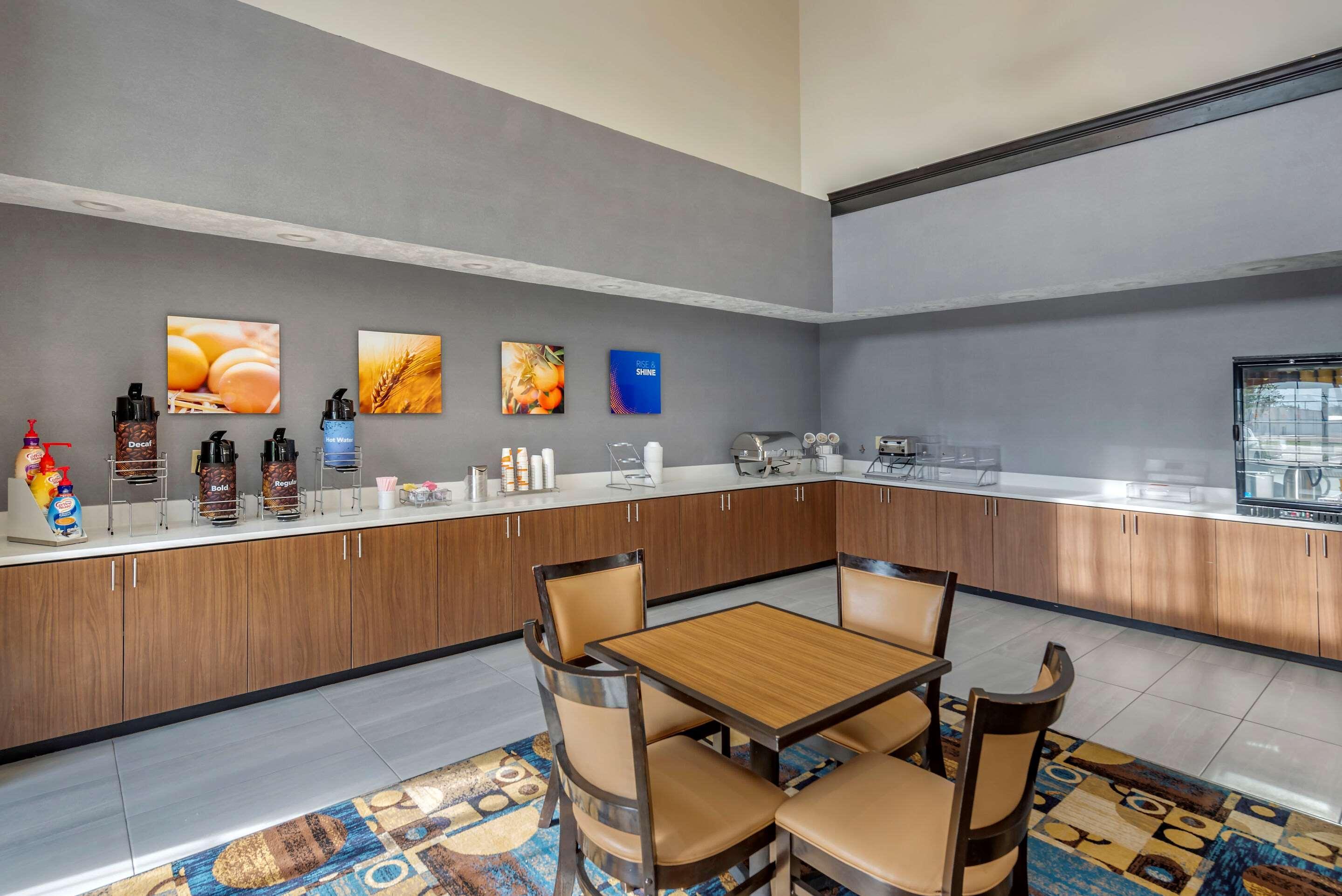 Comfort Suites Кловис Екстериор снимка