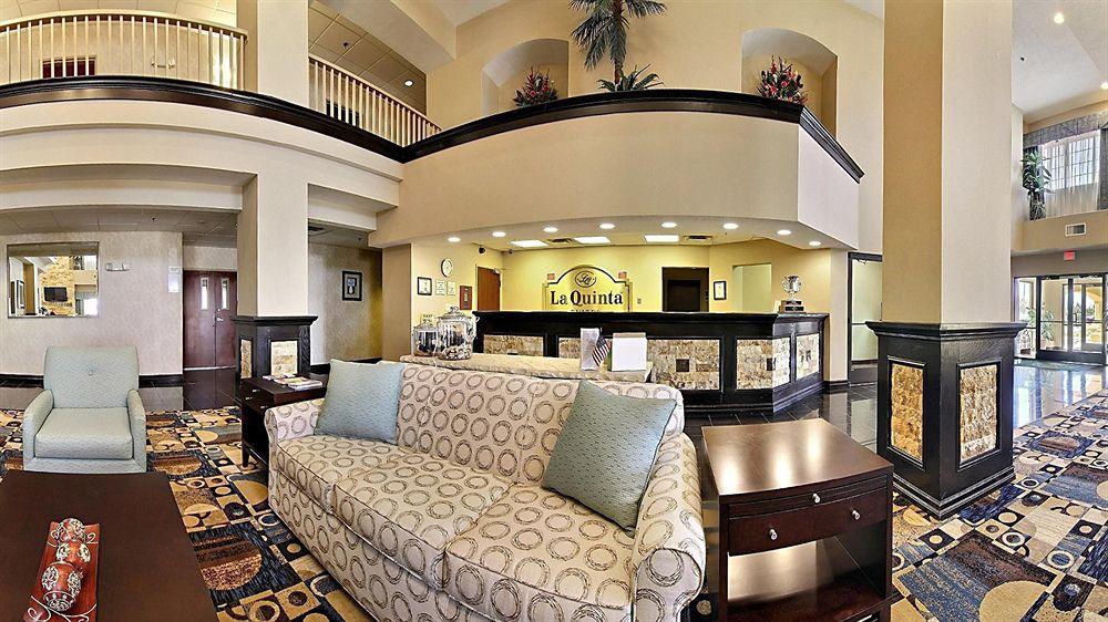 Comfort Suites Кловис Екстериор снимка